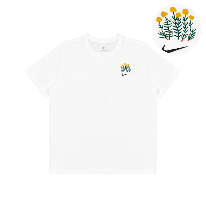 Nike Nike T Shirts Unisex White Crew Neck Moderate Straight Fit