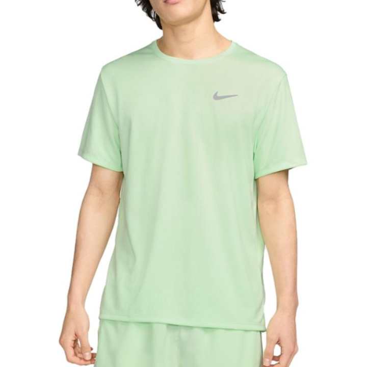 Nike Nike T Shirts Men's Green Crew Neck Moderate Straight Fit