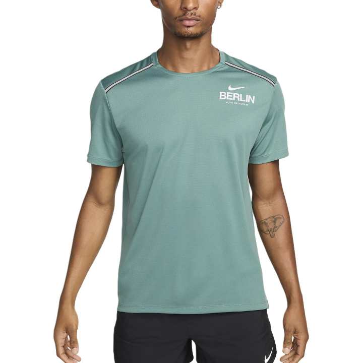 Nike Nike MILER T Shirts Men's Green Crew Neck Moderate Straight Fit