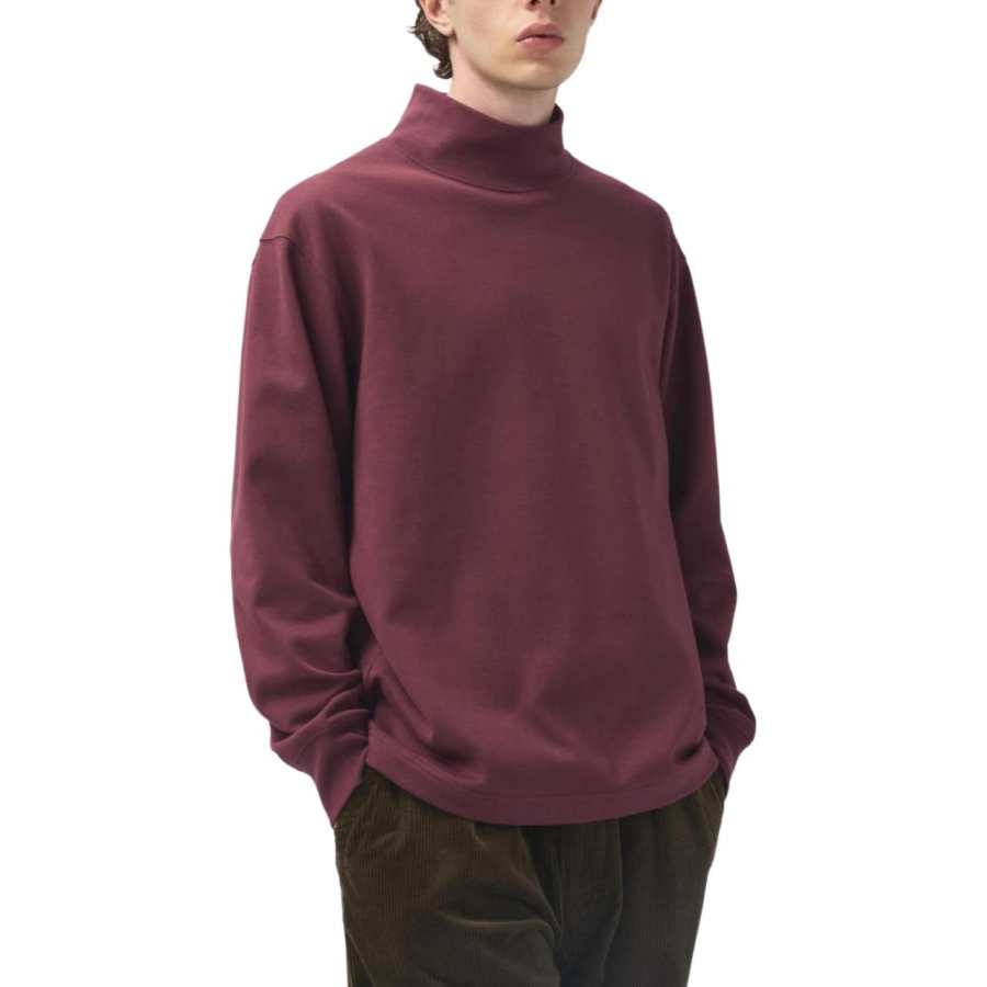 UNIQLO U Collection T Shirts Unisex Dark Red Turtleneck Moderate Straight Fit