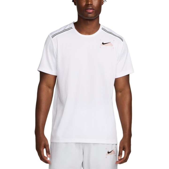 Nike Nike MILER T Shirts Men's White Crew Neck Moderate Straight Fit