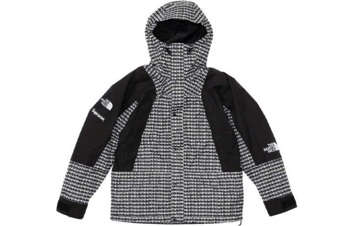 Supreme Supreme The North Face Studded Mountain Light Jacket