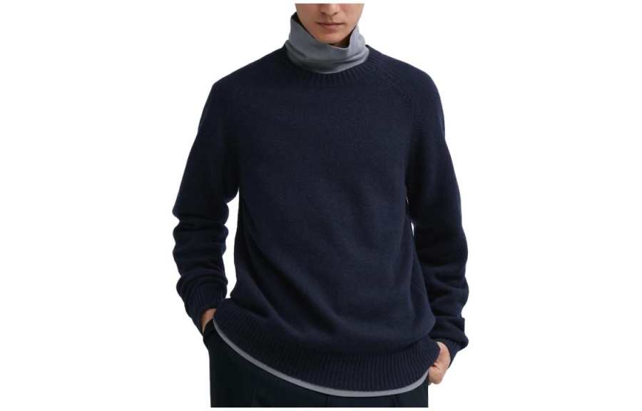 UNIQLO Sweaters Unisex Navy Blue Crew Neck Moderate Other