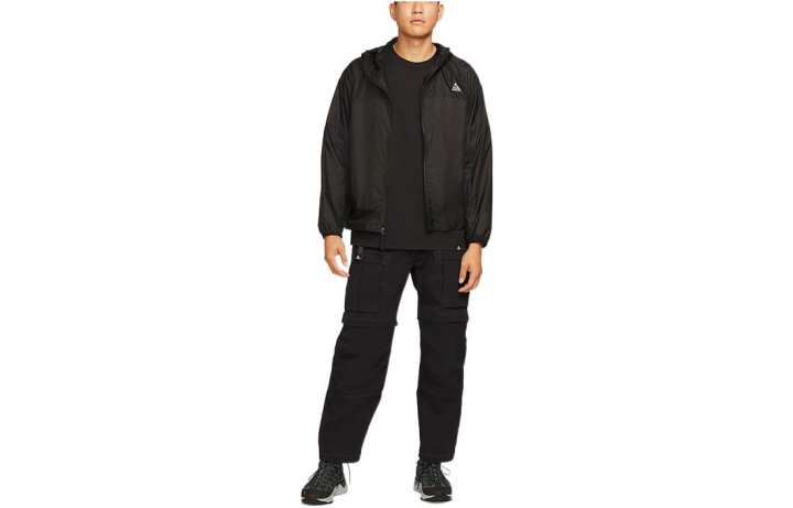 Nike Nike ACG Jackets Men's Black Hooded Non Detachable Moderate Straight Fit