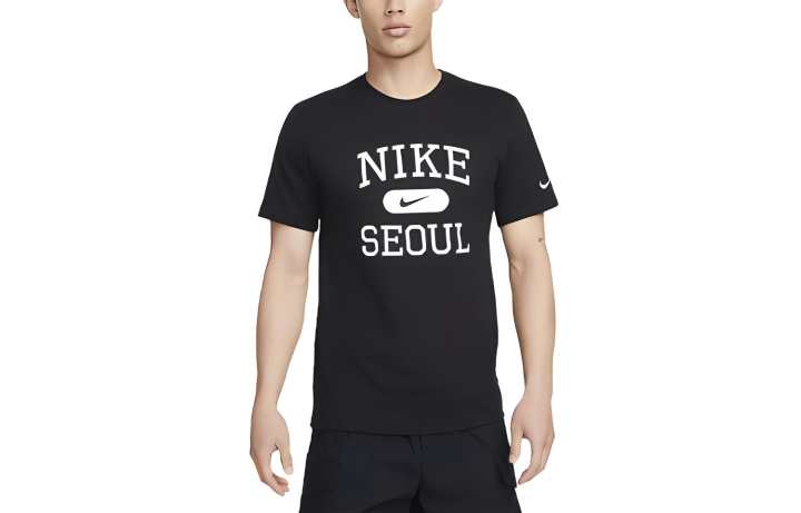 Nike Nike T Shirts Men's Black/White Crew Neck Moderate Straight Fit