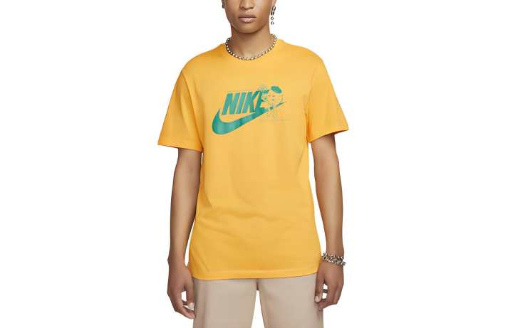 Nike Nike T Shirts Men's Gold Crew Neck Moderate Straight Fit