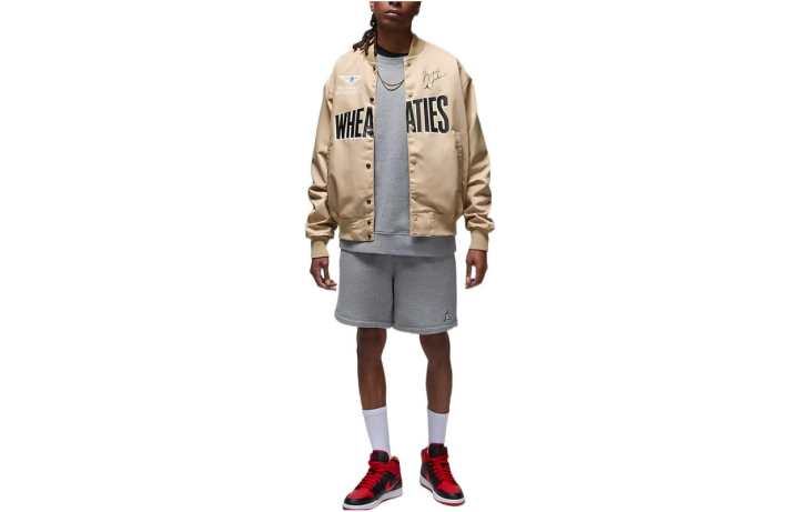 Nike Nike Jackets Men's Gold Crew Neck Moderate Regular