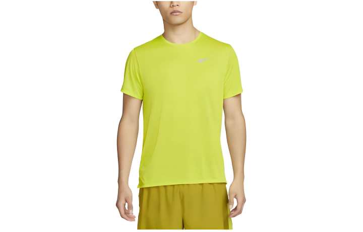 Nike Nike T Shirts Men's Yellow Crew Neck Moderate Straight Fit
