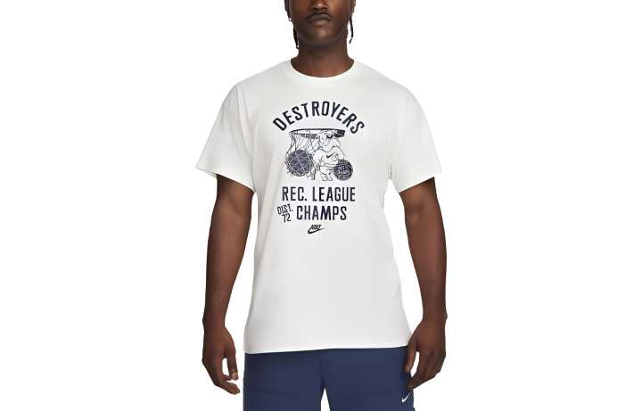 Nike Nike T Shirts Men's White Crew Neck Moderate Straight Fit