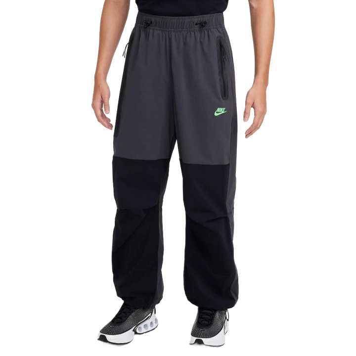 Nike Nike Casual Pants Men's Black Moderate Straight Fit Pants