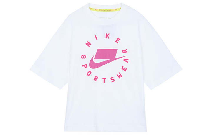 Nike Nike T Shirts Women's Crew Neck Moderate Straight Fit