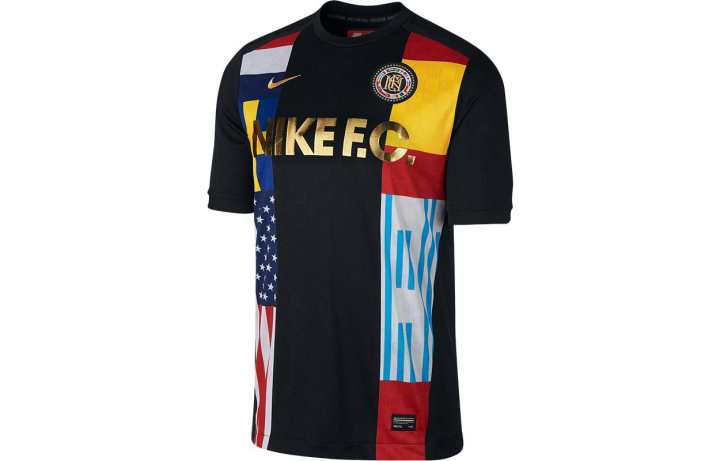 Nike Nike T Shirts Men's Black Crew Neck Moderate Straight Fit