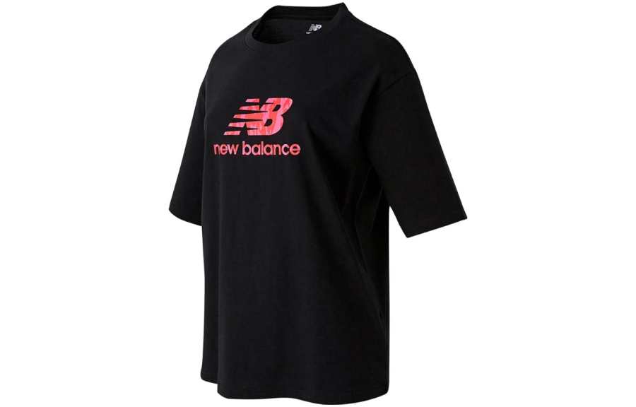 New Balance New Balance T Shirts Women's Black Crew Neck Moderate Straight Fit