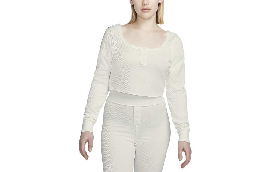 Nike Nike T Shirts Women's White Crew Neck Moderate Straight Fit