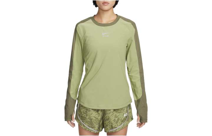 Nike Nike T Shirts Women's Green Crew Neck Moderate Straight Fit