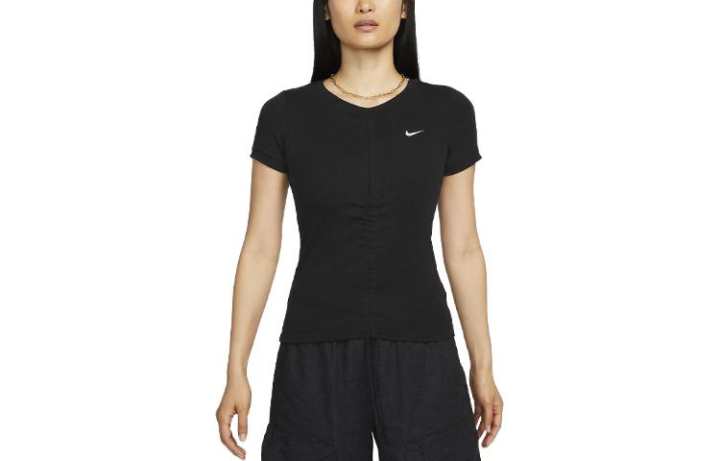 Nike Nike T Shirts Women's Black Crew Neck Moderate Straight Fit