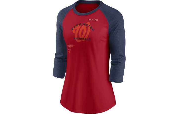 Nike Nike T Shirts Women's Red Crew Neck Moderate Straight Fit