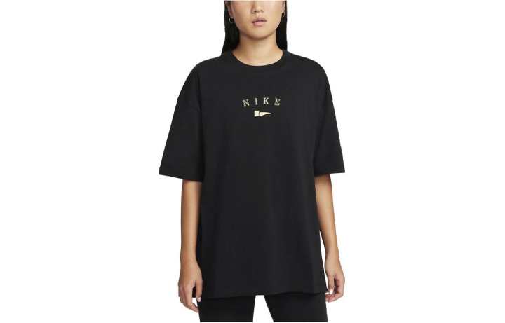 Nike Nike T Shirts Women's Black Crew Neck Moderate Straight Fit