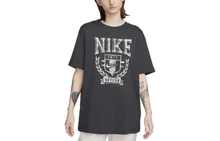 Nike Nike T Shirts Women's Anthracite Crew Neck Moderate Straight Fit