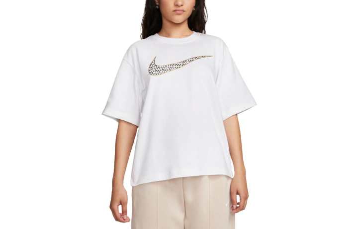 Nike Nike T Shirts Women's White Crew Neck Moderate Straight Fit