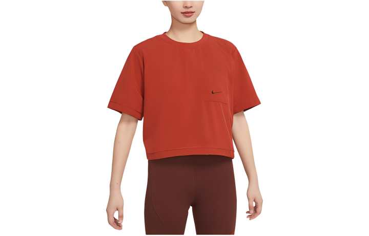 Nike Nike Crop Tops Women's Red Crew Neck Moderate