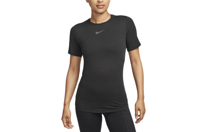 Nike Nike T Shirts Women's Black Crew Neck Moderate Straight Fit