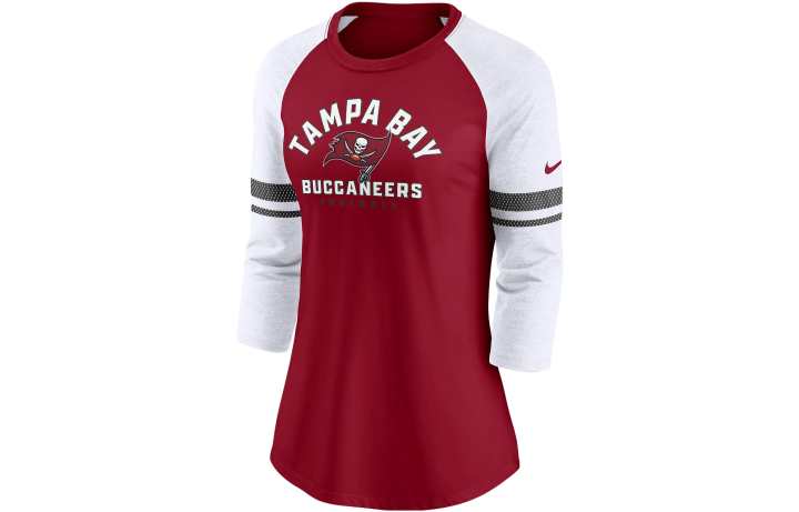 Nike Nike T Shirts Women's Red Crew Neck Moderate Straight Fit