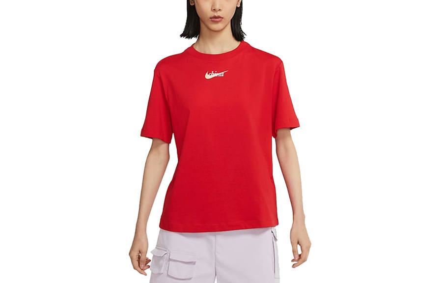 Nike Nike T Shirts Women's Red Crew Neck Moderate Straight Fit