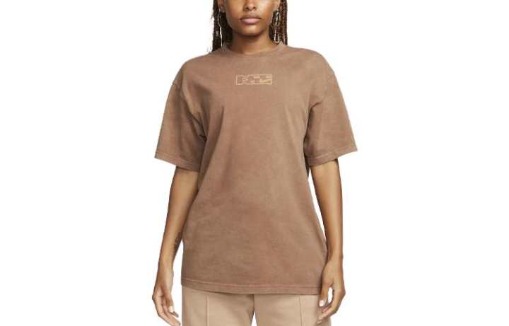 Nike Nike T Shirts Women's Brown Crew Neck Moderate Straight Fit