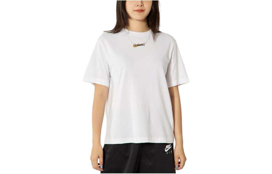 Nike Nike T Shirts Women's White Crew Neck Moderate Straight Fit