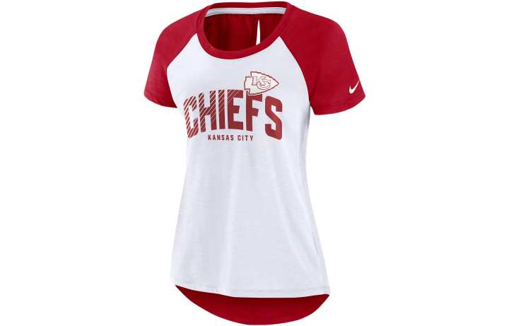 Nike Nike T Shirts Women's Red Crew Neck Moderate Straight Fit