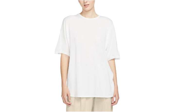 Nike Nike T Shirts Women's White Crew Neck Moderate Straight Fit
