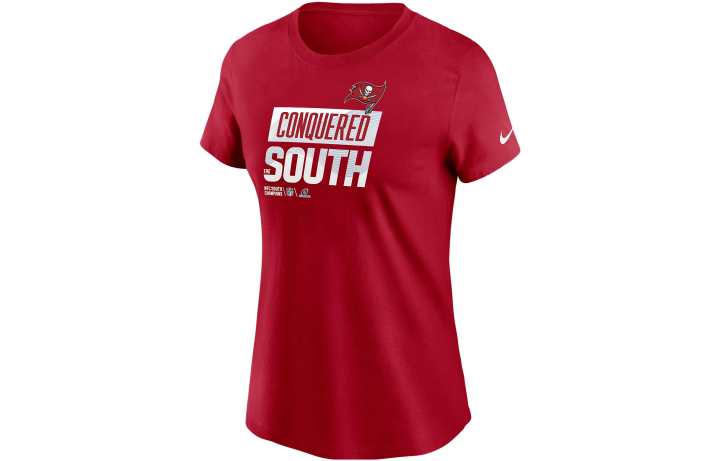 Nike Nike T Shirts Women's Red Crew Neck Moderate Straight Fit