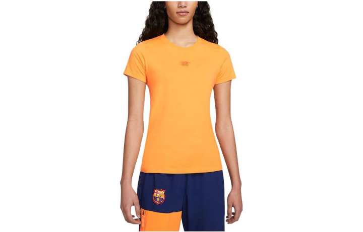 Nike Nike T Shirts Women's Yellow Crew Neck Moderate Straight Fit