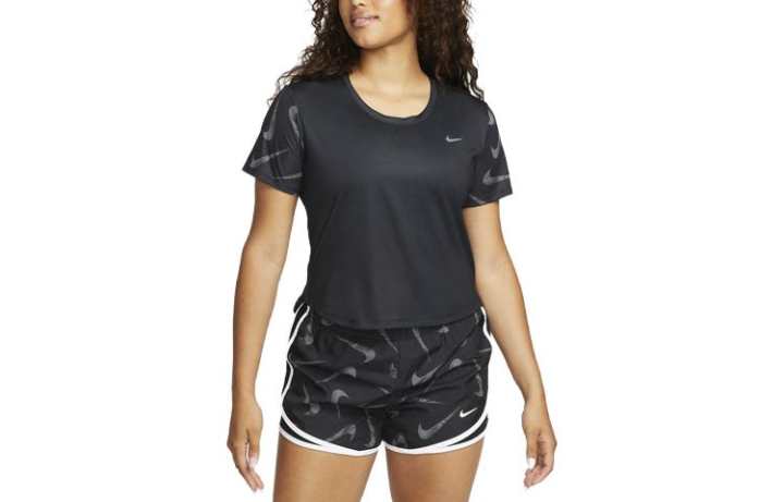 Nike Nike T Shirts Women's Black Crew Neck Moderate Straight Fit