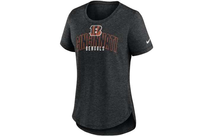Nike Nike T Shirts Women's Black Crew Neck Moderate Straight Fit