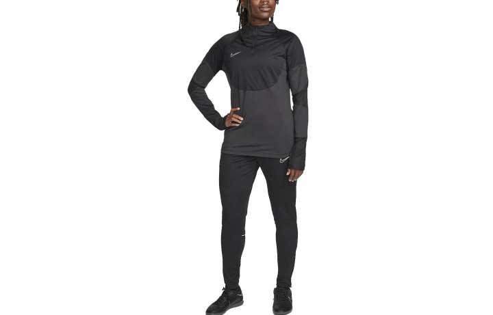 Nike Nike T Shirts Women's Black Moderate Straight Fit