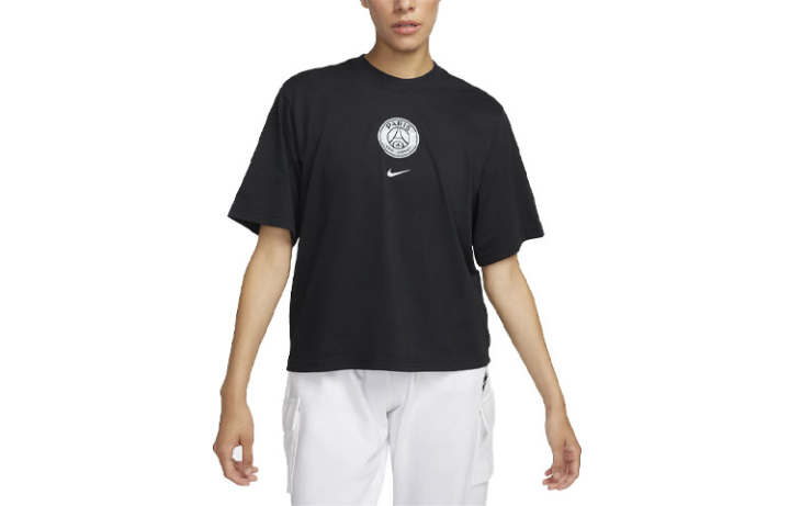 Nike Nike T Shirts Women's Black Crew Neck Moderate Straight Fit