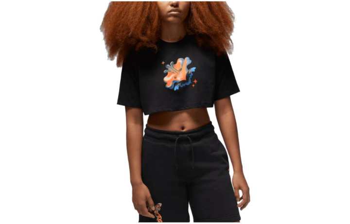 Nike Nike T Shirts Women's Black Crew Neck Moderate Straight Fit