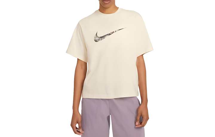 Nike Nike T Shirts Women's White Crew Neck Moderate Other