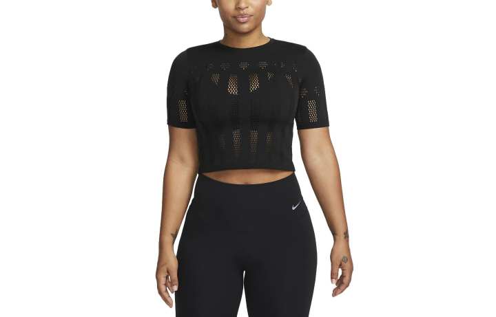 Nike Nike Crop Tops Women's Black Crew Neck Moderate