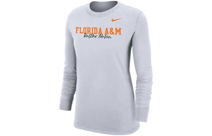 Nike Nike T Shirts Women's White Crew Neck Moderate Straight Fit