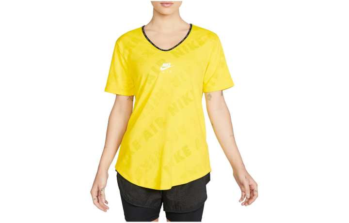 Nike Nike T Shirts Women's Yellow Crew Neck Moderate Straight Fit