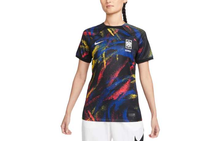 Nike Nike T Shirts Women's Blue Crew Neck Moderate Straight Fit