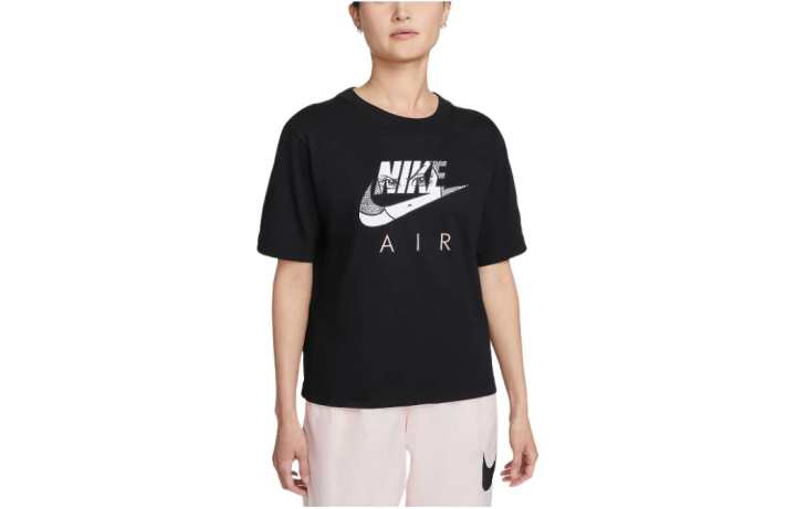 Nike Nike T Shirts Women's Black Crew Neck Moderate Straight Fit