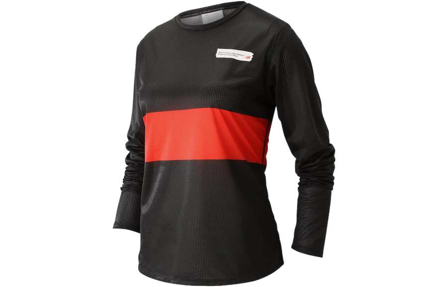 New Balance New Balance District Vision T Shirts Women's Black Crew Neck Moderate Straight Fit