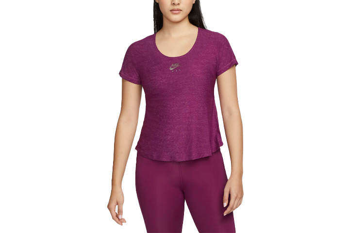Nike Nike T Shirts Women's Burgundy Crew Neck Moderate