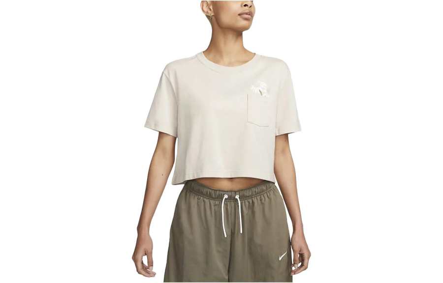 Nike Nike T Shirts Women's Woody Brown Crew Neck Moderate
