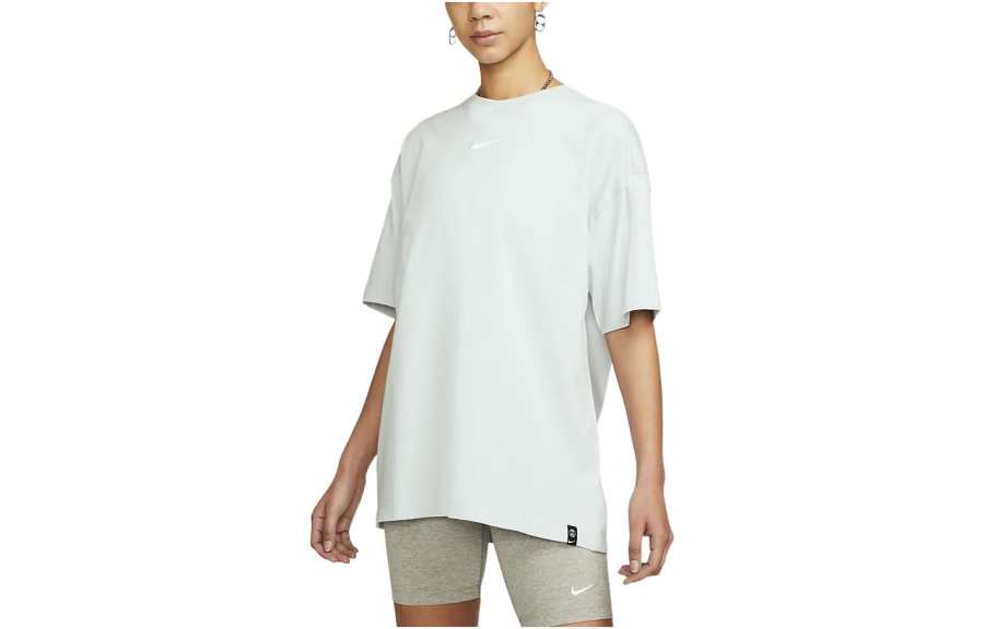 Nike Nike T Shirts Women's White Crew Neck Moderate Straight Fit