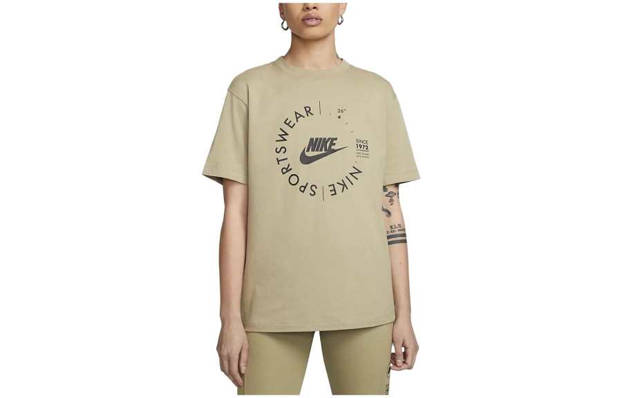 Nike Nike T Shirts Women's Olive Crew Neck Moderate Straight Fit